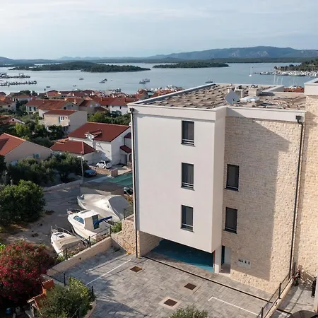 Tramontana 1 * Murter