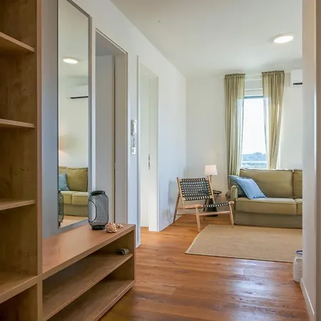 Apartman Tramontana 1 *