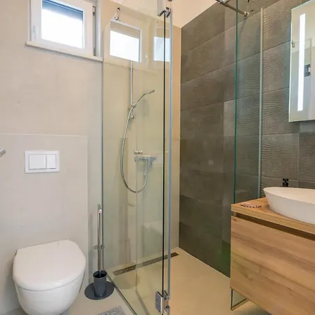 Apartment Tramontana 1 *
