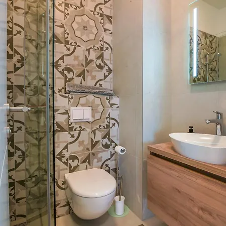 Tramontana 1 * Murter